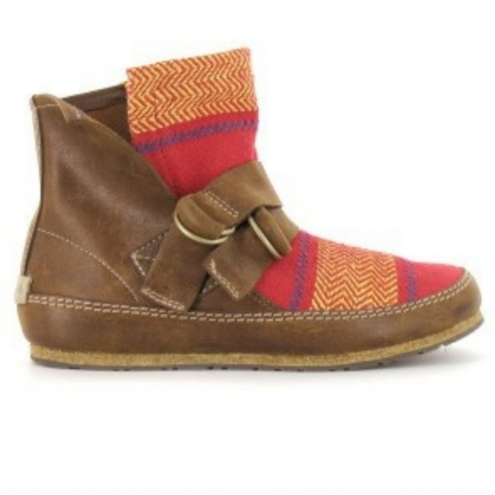 Sorel Brown Leather Ankle Boots with Red & Orange Knit